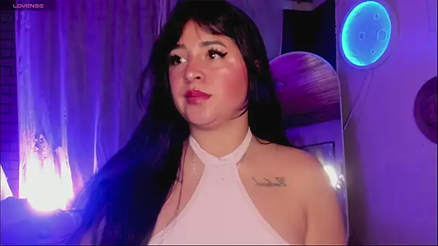 Snapshot of sunshine_maddy chatting on February 5, 11:06 pm sunshine maddy online show from February 5, 11:06 pm