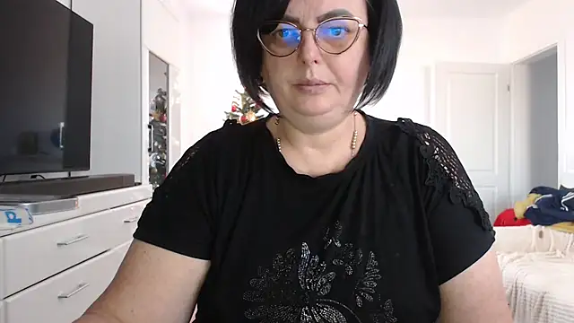 Amandamuller1982 online show from December 16, 7:35 am