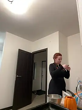 Snapshot of CookyDaisy chatting on December 8, 6:33 am CookyDaisy online show from December 8, 6:33 am