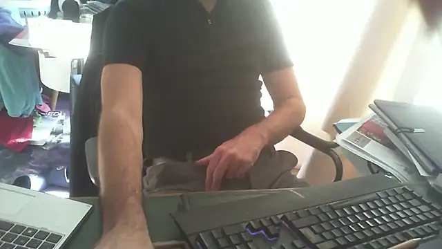 shyfrenchcock1 online show from October 20, 8:59 am