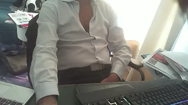 shyfrenchcock1 online show from October 23, 1:21 pm