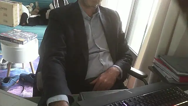 shyfrenchcock1 online show from December 4, 2:15 pm