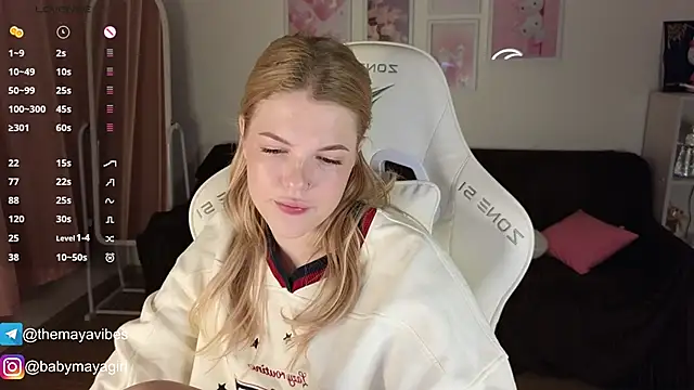 Maya Rave online show from November 17, 4:07 am