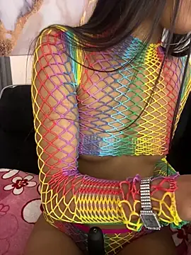 bonnie 18x online show from December 3, 11:36 pm