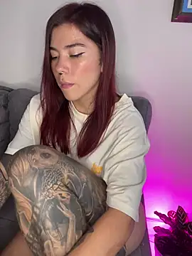 luccianagreyy online show from December 10, 10:16 pm