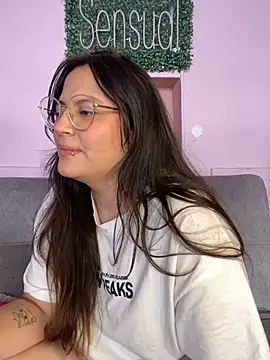 PoliBenett  online show from February 2, 9:45 pm