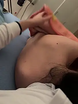 jessieandjames29 online show from January 30, 6:43 pm