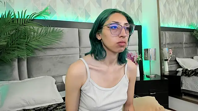 Snapshot of Im_gaia chatting on January 24, 1:25 pm Im gaia online show from January 24, 1:25 pm