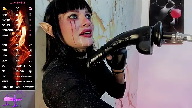 Snapshot of la_mazona chatting on December 4, 7:33 pm la mazona online show from December 4, 7:33 pm