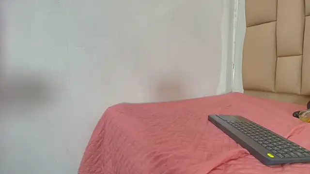 Snapshot of Amy_wats0n chatting on January 28, 1:18 am Amy wats0n online show from January 28, 1:18 am