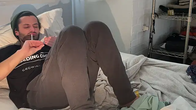 Dylansd online show from December 28, 1:59 pm