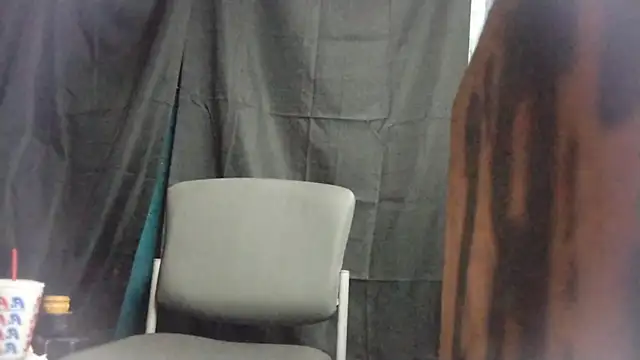 Snapshot of linksjack1010 chatting on February 3, 6:39 pm linksjack1010 online show from February 3, 6:39 pm