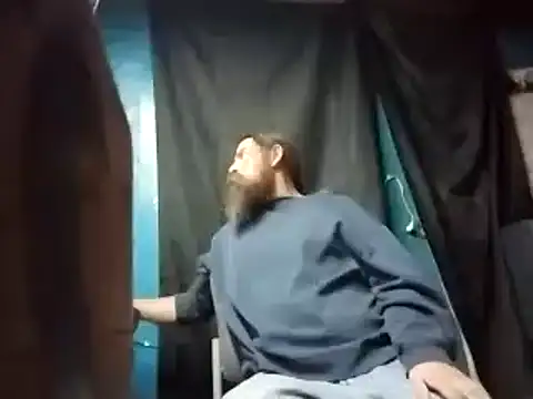 Snapshot of linksjack1010 chatting on February 21, 9:24 am linksjack1010 online show from February 21, 9:24 am