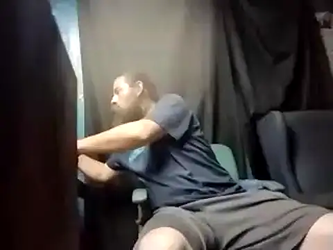 Snapshot of linksjack1010 chatting on March 8, 9:06 am linksjack1010 online show from March 8, 9:06 am