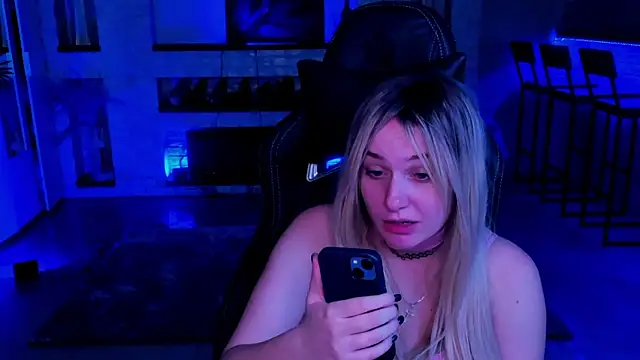 Snapshot of LisaElfy chatting on February 8, 7:15 am LisaElfy online show from February 8, 7:15 am