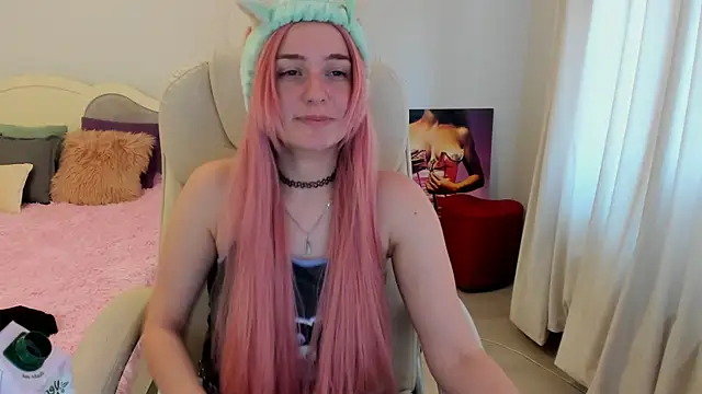 Snapshot of LisaElfy chatting on February 12, 7:23 am LisaElfy online show from February 12, 7:23 am