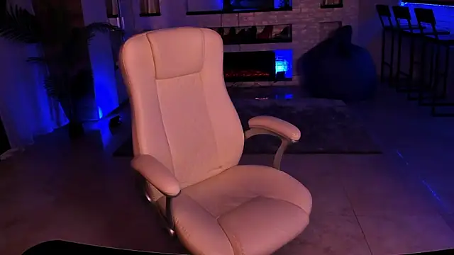 Snapshot of LisaElfy chatting on February 18, 6:58 pm LisaElfy online show from February 18, 6:58 pm