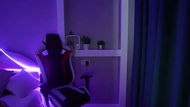 Snapshot of LisaElfy chatting on February 11, 1:27 pm LisaElfy online show from February 11, 1:27 pm