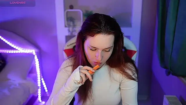 Snapshot of LisaElfy chatting on February 13, 2:46 pm LisaElfy online show from February 13, 2:46 pm