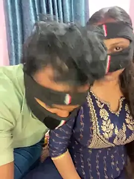 mickey love online show from October 4, 5:00 pm