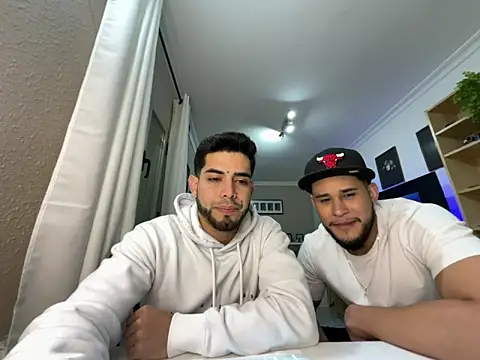 Chicos defiesta online show from March 14, 9:10 pm