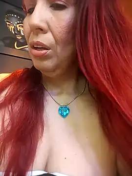 Snapshot of Perla_Franco chatting on November 28, 5:32 am Perla Franco online show from November 28, 5:32 am