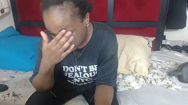 MaximTease24 online show from March 31, 6:08 pm