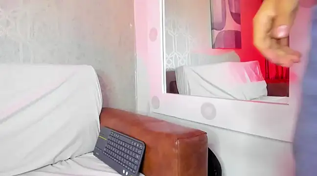 Lucii fer  online show from March 7, 2:23 pm