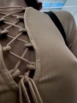 beaverwoman online show from December 25, 2:02 pm