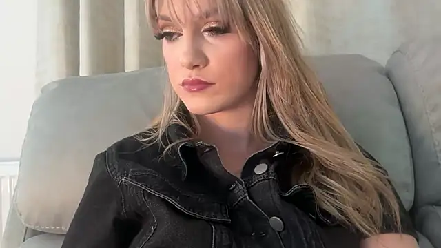 LustfulLuna  online show from March 30, 3:46 pm