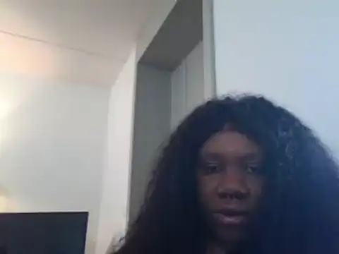 Snapshot of bonbonaumiel chatting on December 3, 11:44 am bonbonaumiel online show from December 3, 11:44 am