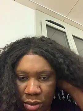 Snapshot of bonbonaumiel chatting on December 4, 7:23 pm bonbonaumiel online show from December 4, 7:23 pm