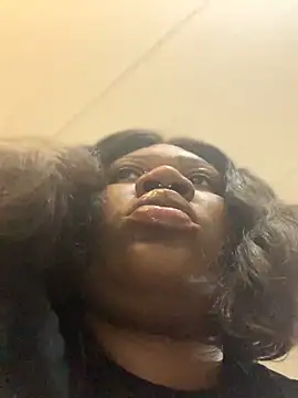 Snapshot of bonbonaumiel chatting on January 1, 11:29 pm bonbonaumiel online show from January 1, 11:29 pm