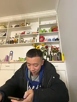 Snapshot of ngg9414 chatting on January 29, 11:30 am ngg9414 online show from January 29, 11:30 am