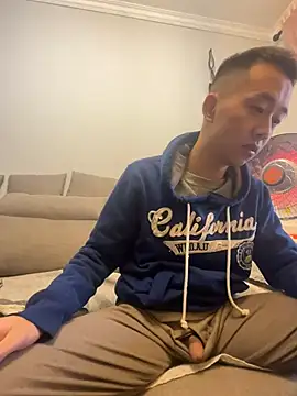 Snapshot of ngg9414 chatting on February 22, 8:18 am ngg9414 online show from February 22, 8:18 am