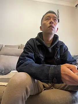 Snapshot of ngg9414 chatting on February 25, 4:24 am ngg9414 online show from February 25, 4:24 am