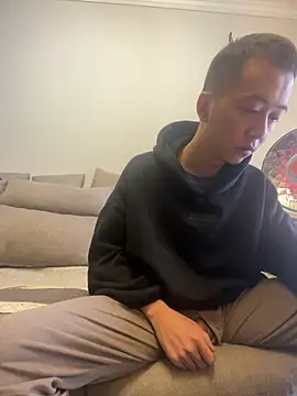 Snapshot of ngg9414 chatting on March 5, 8:21 am ngg9414 online show from March 5, 8:21 am