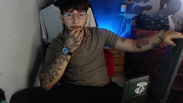 Snapshot of Dereck_Dickson chatting on November 5, 3:45 pm Dereck Dickson online show from November 5, 3:45 pm