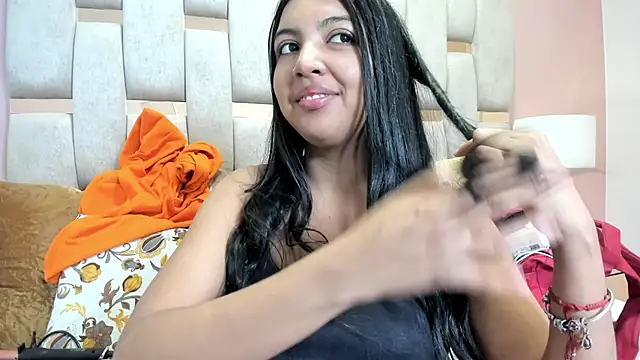 nicole fisherr online show from October 10, 4:00 am