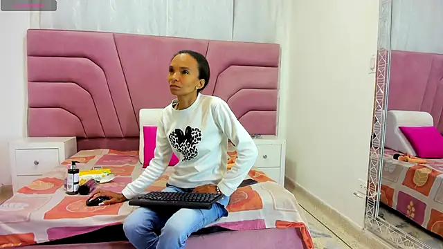 Snapshot of Brianrosex chatting on November 24, 3:39 am Brianrosex online show from November 24, 3:39 am