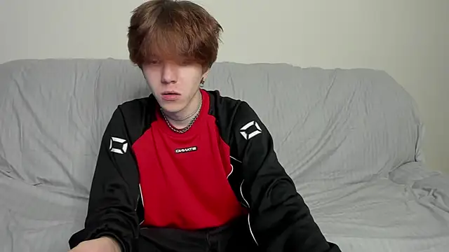 Snapshot of braxiboy chatting on December 8, 7:37 am braxiboy online show from December 8, 7:37 am