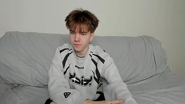 Snapshot of braxiboy chatting on December 12, 8:36 am braxiboy online show from December 12, 8:36 am