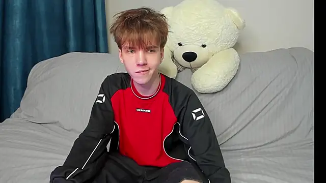 Snapshot of braxiboy chatting on December 22, 11:11 am braxiboy online show from December 22, 11:11 am