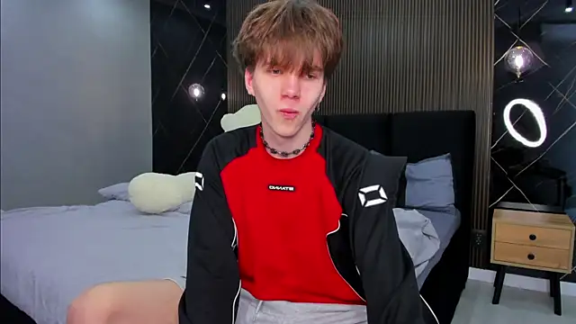 Snapshot of braxiboy chatting on February 1, 6:54 am braxiboy online show from February 1, 6:54 am