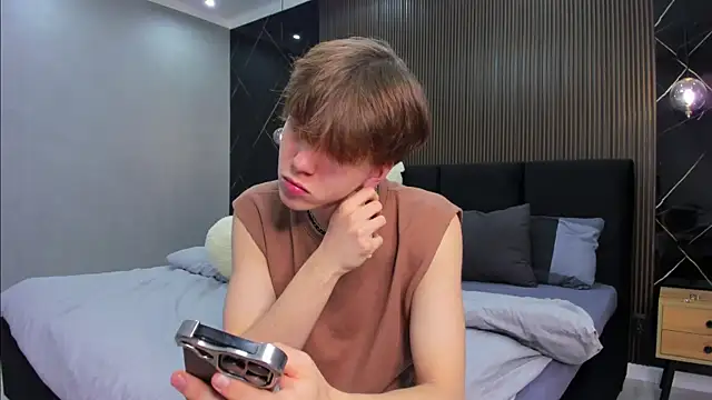 Snapshot of braxiboy chatting on February 3, 12:57 pm braxiboy online show from February 3, 12:57 pm