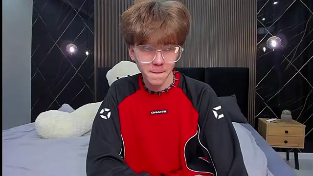 Snapshot of braxiboy chatting on February 8, 2:16 pm braxiboy online show from February 8, 2:16 pm