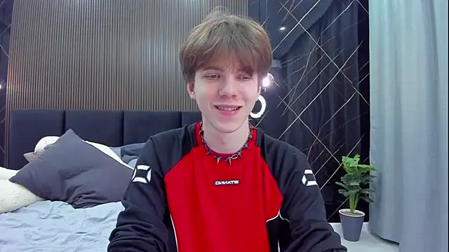 Snapshot of braxiboy chatting on February 8, 8:21 pm braxiboy online show from February 8, 8:21 pm