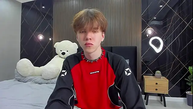 Snapshot of braxiboy chatting on February 12, 12:22 pm braxiboy online show from February 12, 12:22 pm