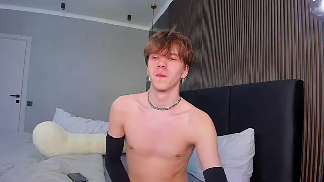 Snapshot of braxiboy chatting on February 23, 8:39 am braxiboy online show from February 23, 8:39 am