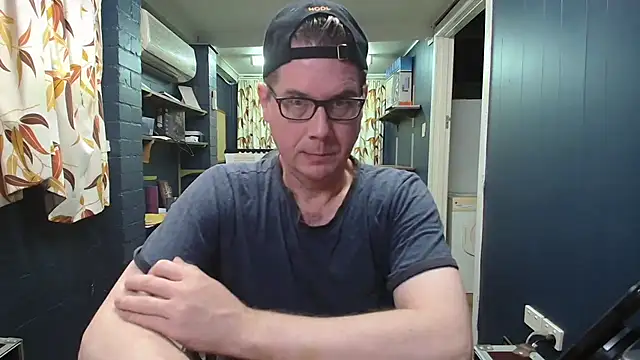 tilobinder online show from December 15, 12:53 pm